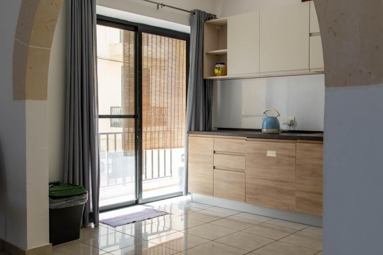 Spacious 3-Bedroom Apartment 30 Seconds From Sea Marsaskala Eksteriør bilde